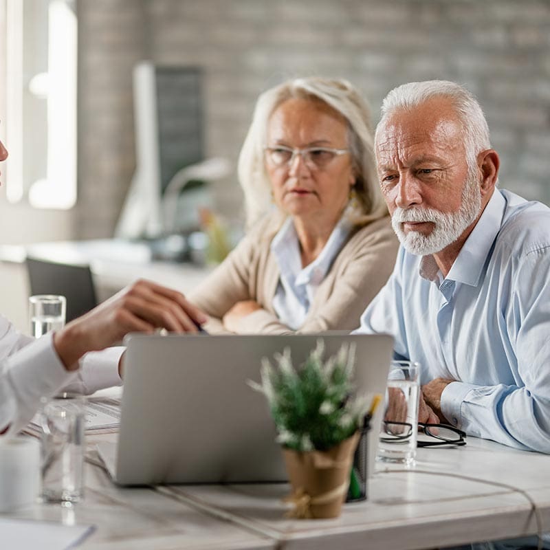 A divorce lawyer in Vancouver consulting with a client during a separation.